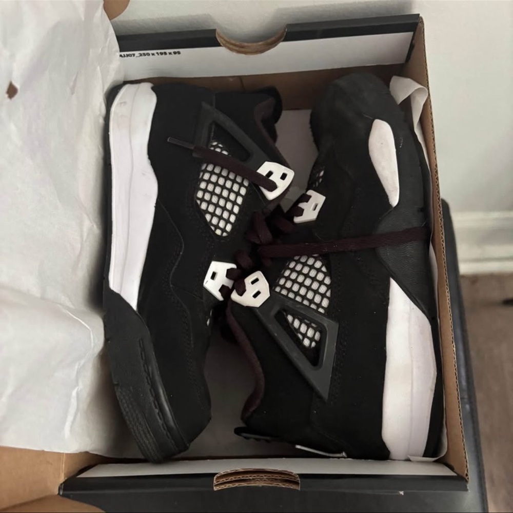 🚫SOLD ON MECARI🚫Jordan 3Y